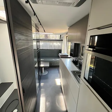 Daire Ferienhaeuser Insel Usedom - Luxuswohnwagen 4 Mit Whirlpool Direkt Am Achterwasser Lutow