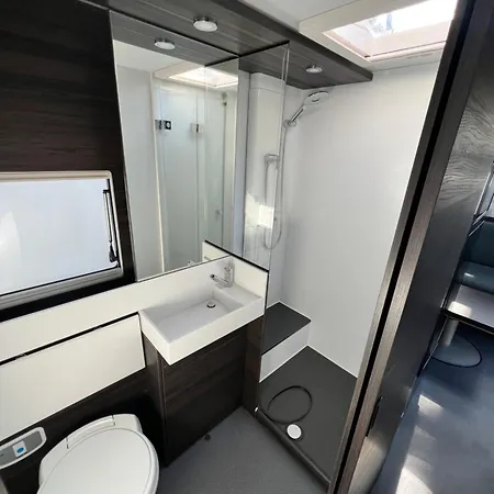 Ferienhaeuser Insel Usedom - Luxuswohnwagen 4 Mit Whirlpool Direkt Am Achterwasser * Lutow