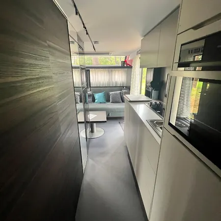 Ferienhaeuser Insel Usedom - Luxuswohnwagen 4 Mit Whirlpool Direkt Am Achterwasser דירה *