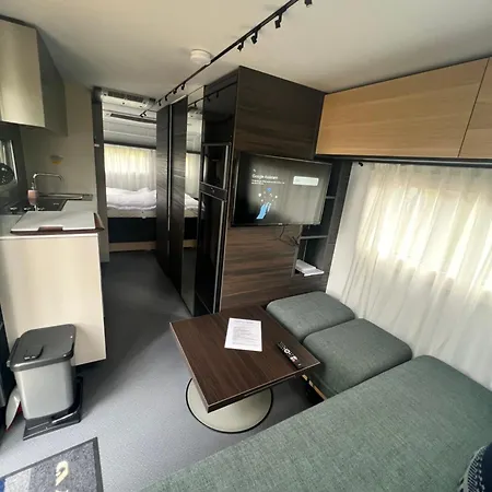 Ferienhaeuser Insel Usedom - Luxuswohnwagen 4 Mit Whirlpool Direkt Am Achterwasser דירה *